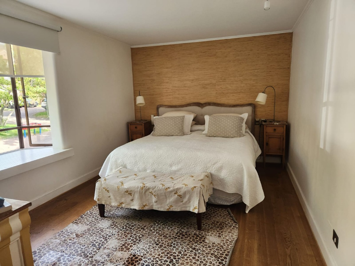 Arriendo Casa 6D en suite Walk-in cl&oacute;set 5B 2E 1B San Carlos de Apoquindo - Las Condes
