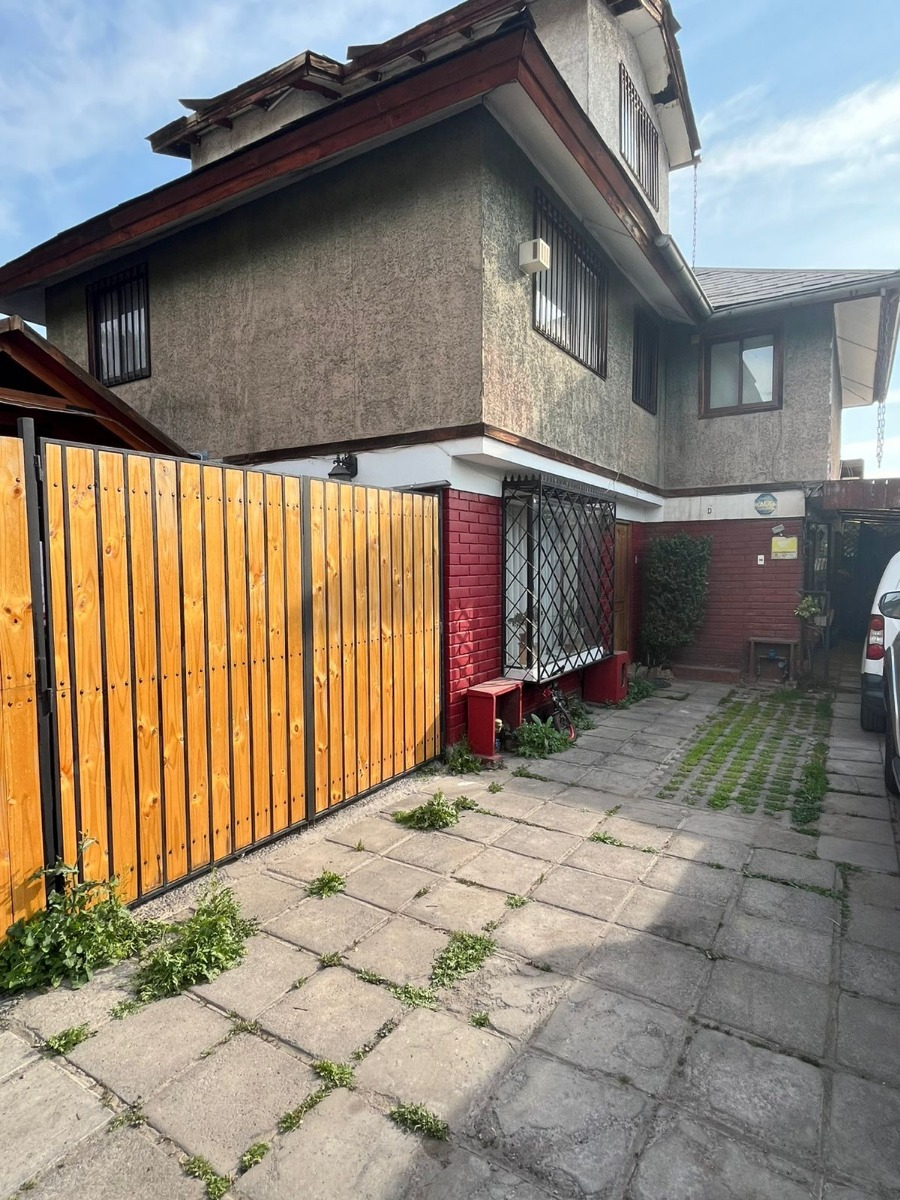 Venta Casa 3D 2B 2E Francisco de Villagra - La Reina