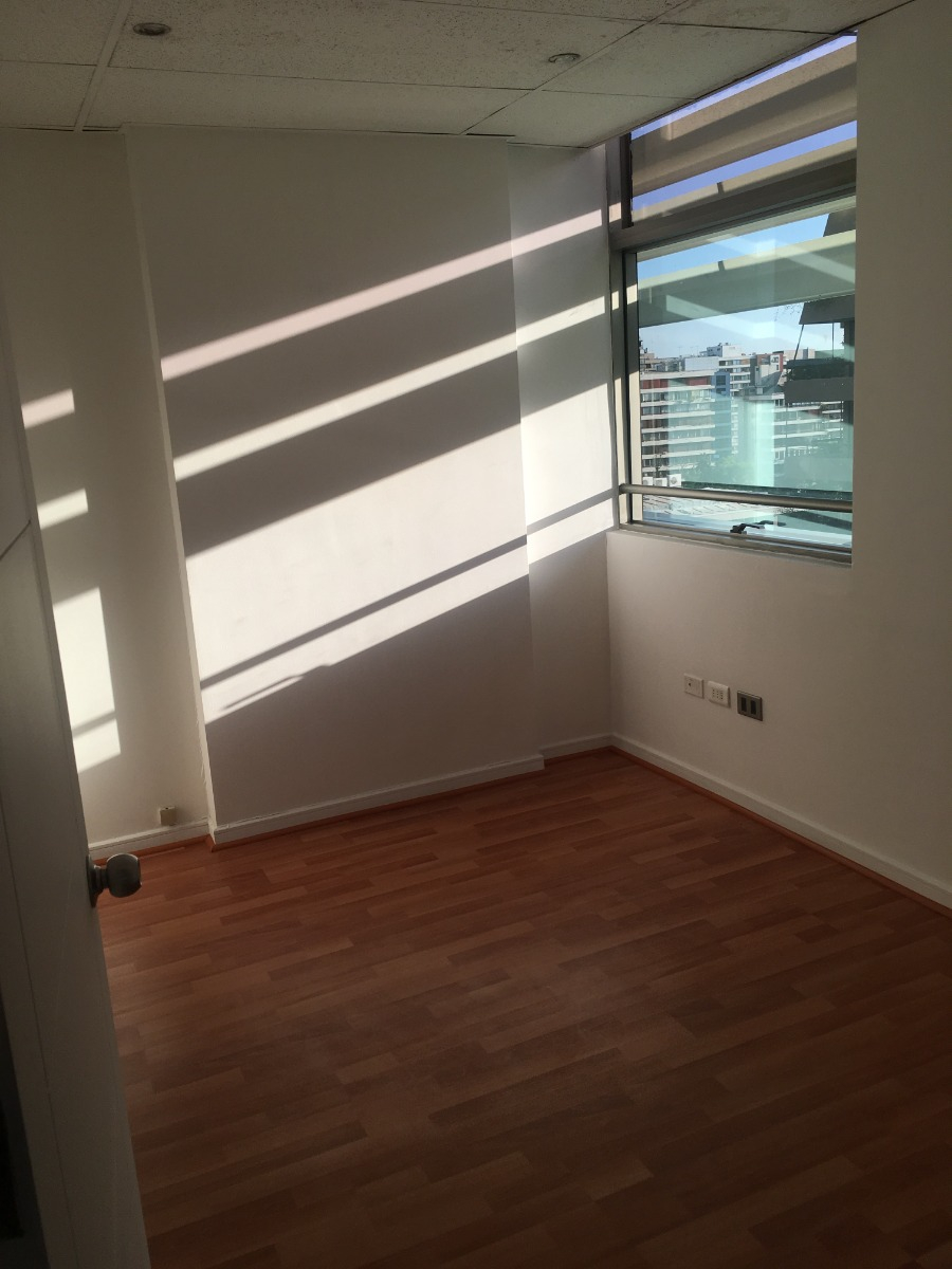 Arriendo Oficina NO 3B 2E 1B Metro Escuela Militar - Las Condes
