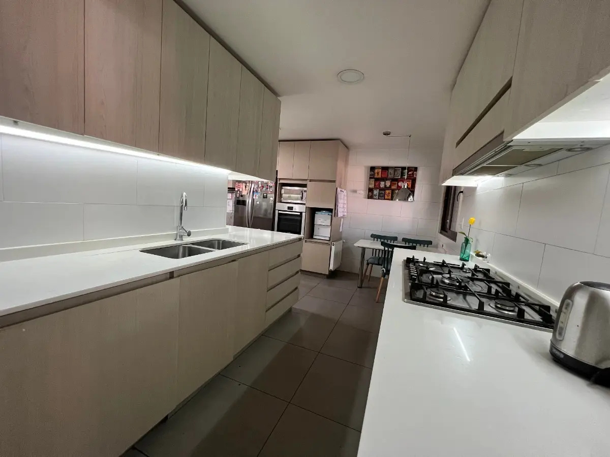 Venta Casa NO 4D en suite Walk-in cl&oacute;set 4B 2E 1B Villa El Dorado - Vitacura