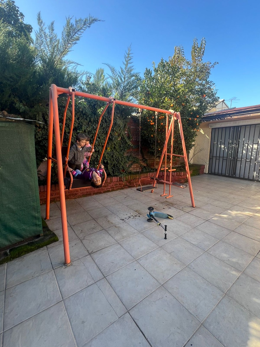 Arriendo Casa 5D en suite 3B 2E 1B Los Dominicos - Las Condes