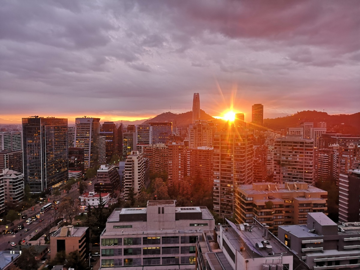 Venta Departamento SO 2D en suite 2B 1E 1Bd Metro Escuela Militar - Las Condes