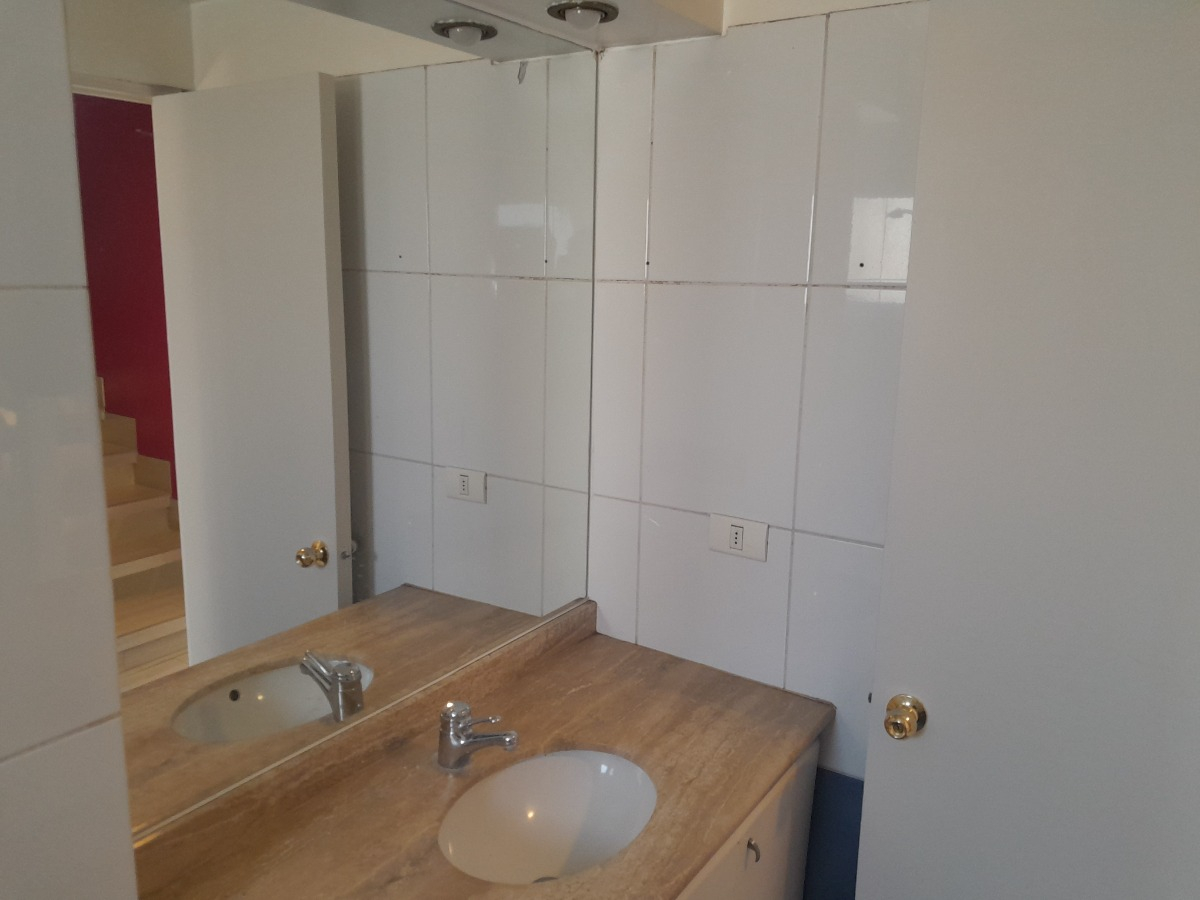 Arriendo Casa NOSP 5D en suite Walk-in cl&oacute;set 5B 2E Carlos Ossand&oacute;n - La Reina