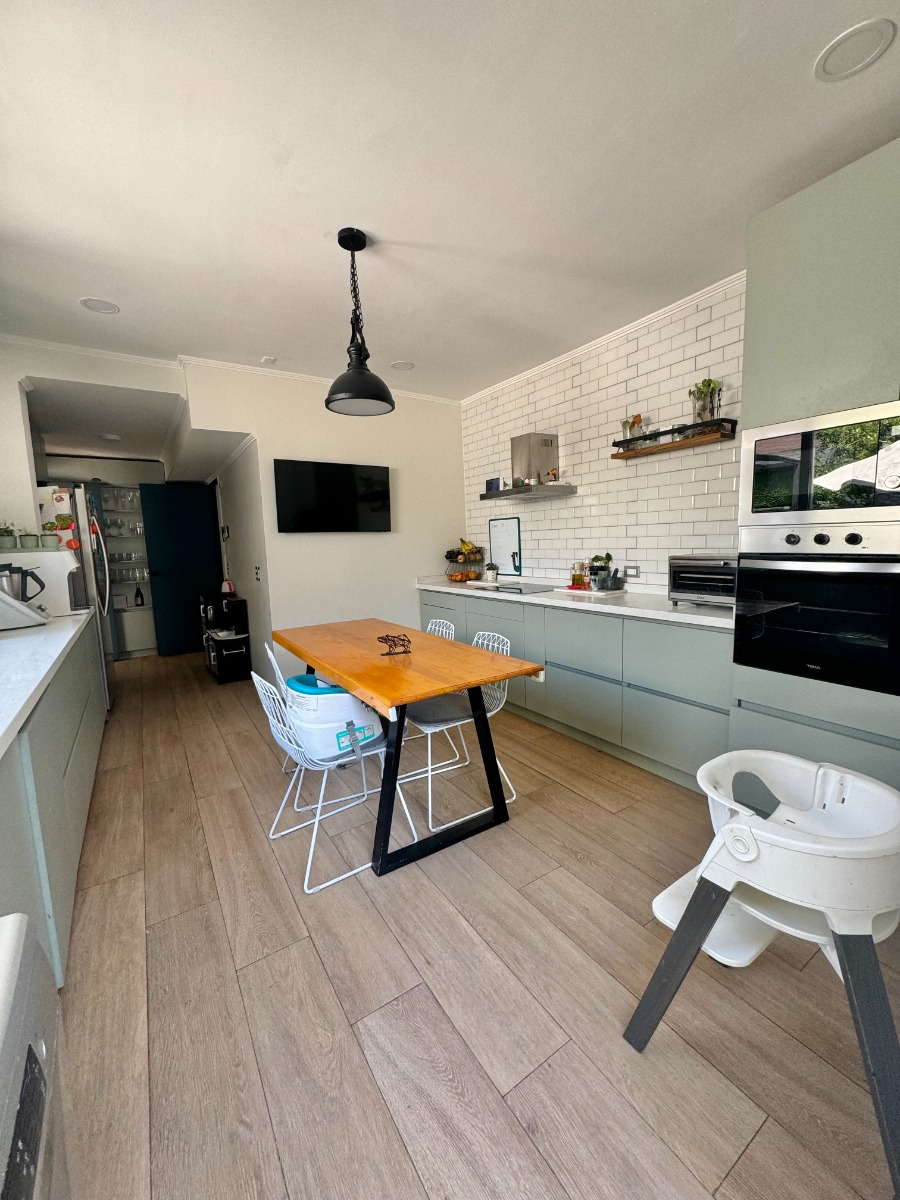 Venta Casa NO 3D 2B 2E 1B Alto Las Condes - Las Condes