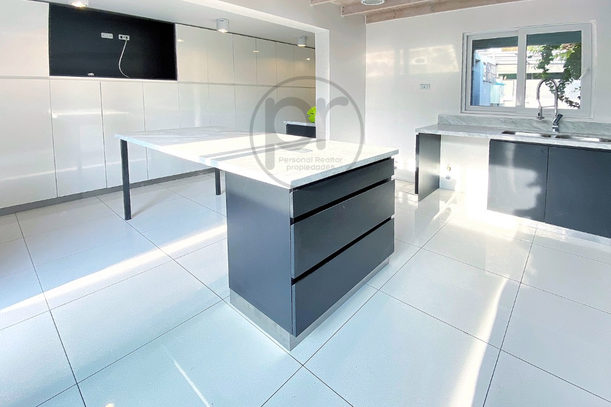 Arriendo Casa NO 3D en suite Walk-in cl&oacute;set 4B 3E 1B Juan XXIII - Vitacura