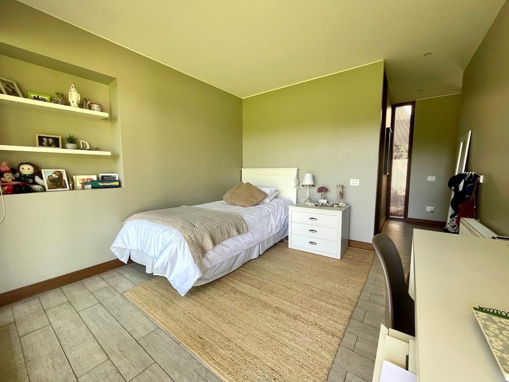 Venta Casa NO 5D en suite Walk-in cl&oacute;set 5B 4E 1B Chicureo - Colina