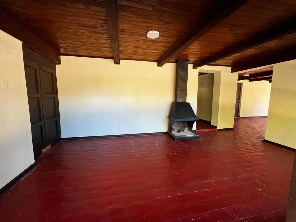Venta Casa N 5D en suite 3B 3E 1B  - Linares