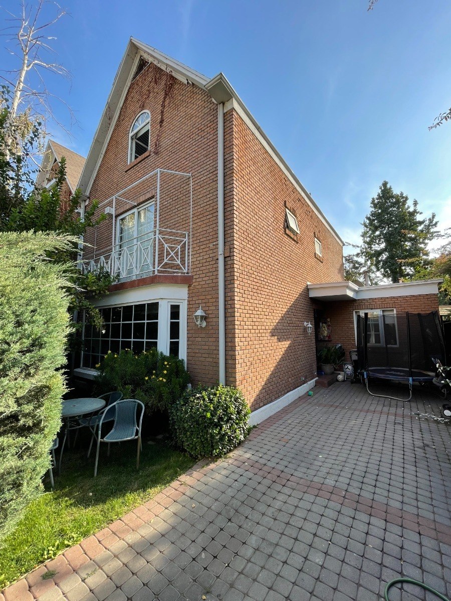 Venta Casa NO 5D en suite Walk-in cl&oacute;set 4B 1E 1B La Dehesa - Lo Barnechea