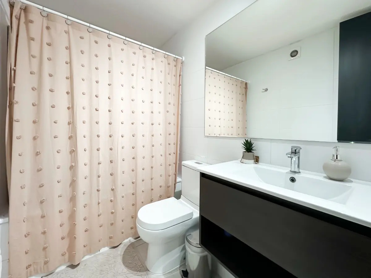 Arriendo Departamento NO 3D en suite Walk-in cl&oacute;set 2B 2E 1B Metro Manquehue - Apumanque - Las Condes