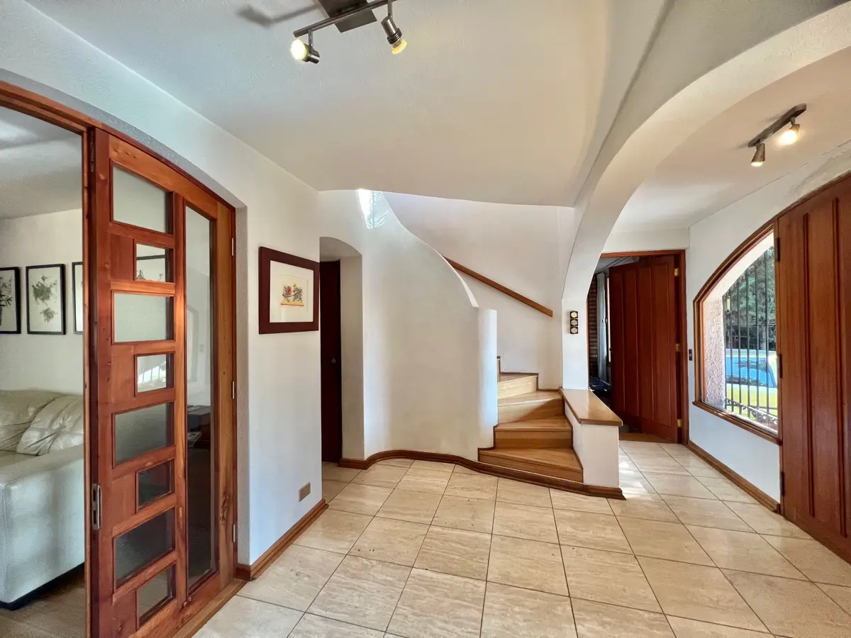 Venta Casa NO 4D 4B 4E 1Bd Borde R&iacute;o - Casa Piedra - Vitacura
