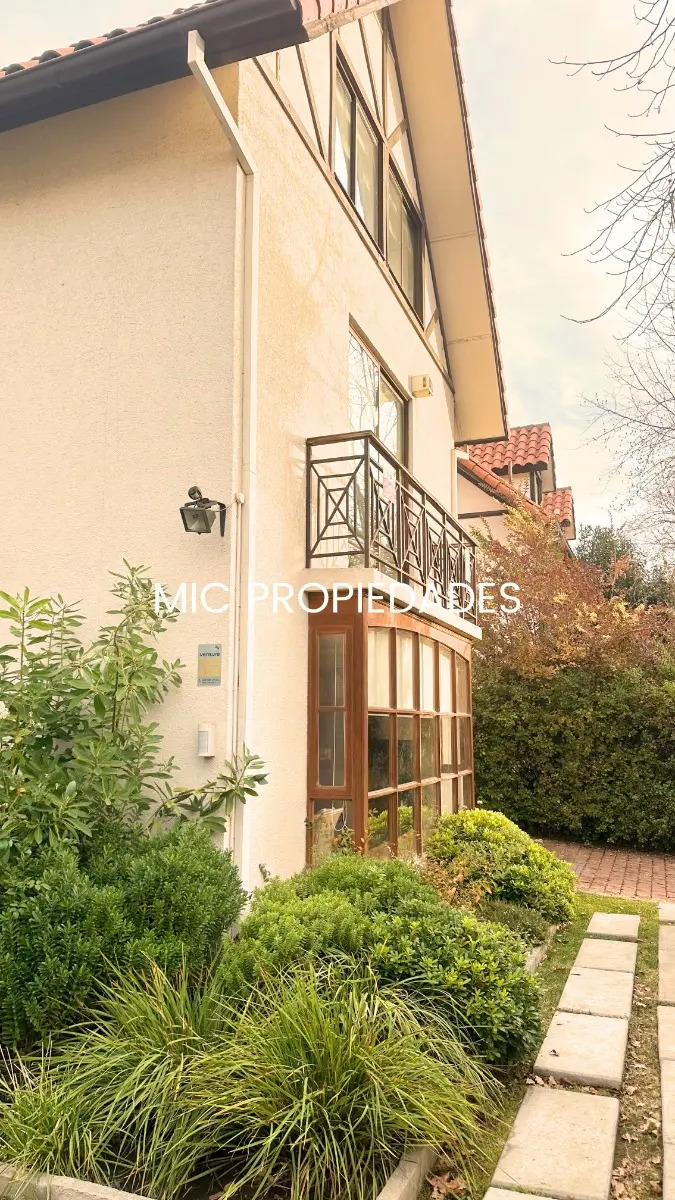 Venta Casa 5D en suite 4B 2E 2B San Carlos de Apoquindo - Las Condes