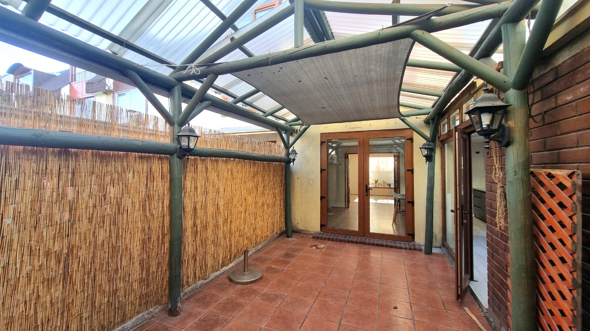 Arriendo Casa P 5D en suite Walk-in cl&oacute;set 4B 1E Carlos Ossand&oacute;n - La Reina