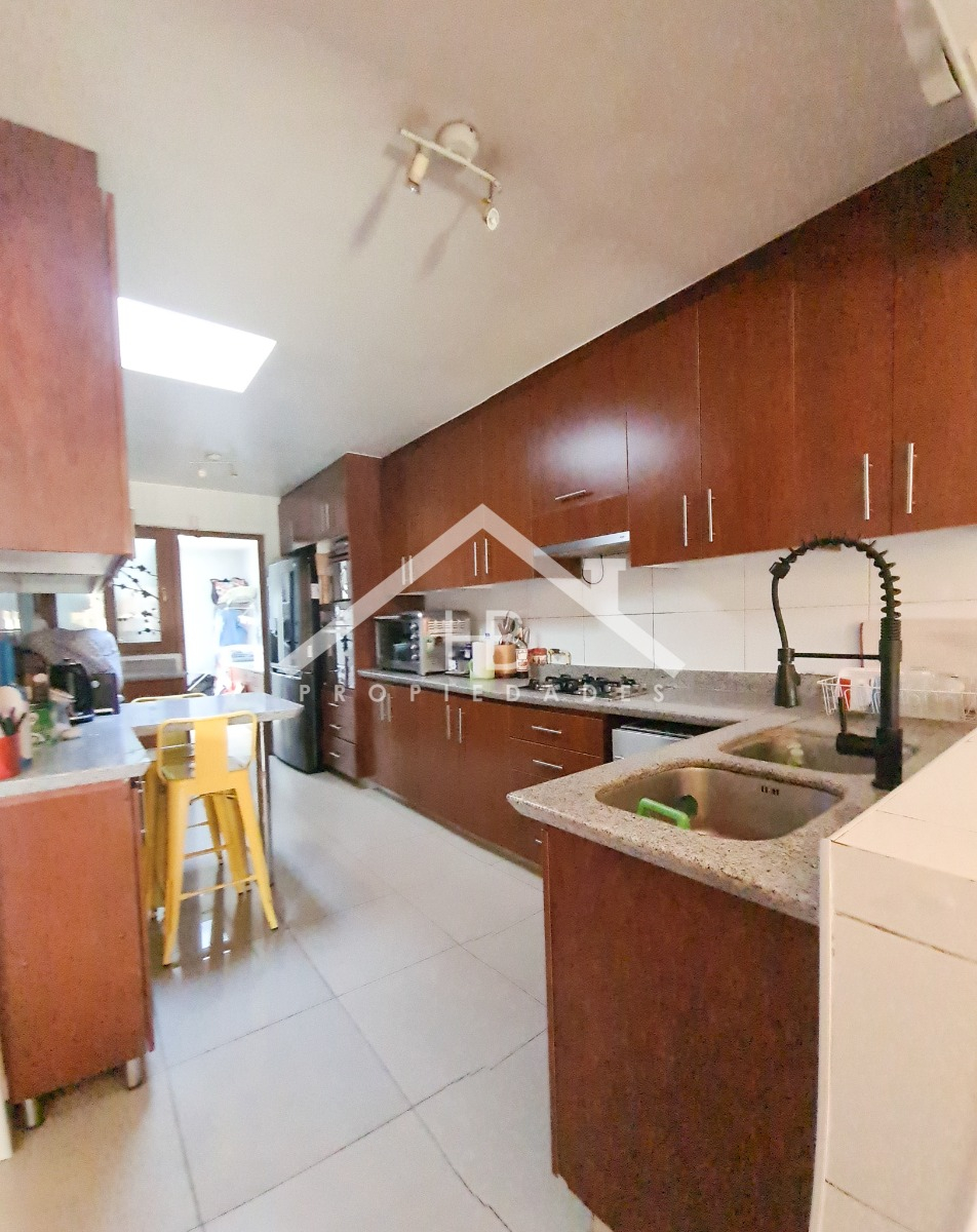 Venta Casa P 5D en suite Walk-in cl&oacute;set 6B 2E 1B San Carlos de Apoquindo - Las Condes