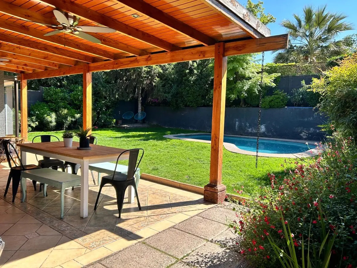 Venta Casa NO 5D en suite Walk-in cl&oacute;set 4B 2E La Dehesa - Lo Barnechea