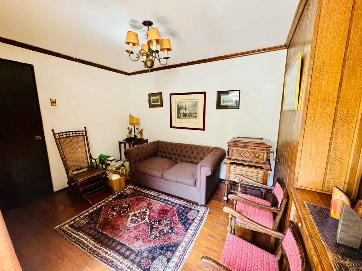 Venta Casa NO 4D Walk-in cl&oacute;set 3B 3E 1B Borde R&iacute;o - Casa Piedra - Vitacura