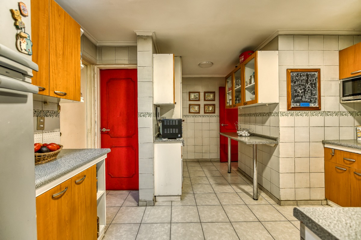 Venta Casa NO 5D en suite Walk-in cl&oacute;set 4B 2E Los Dominicos - Las Condes