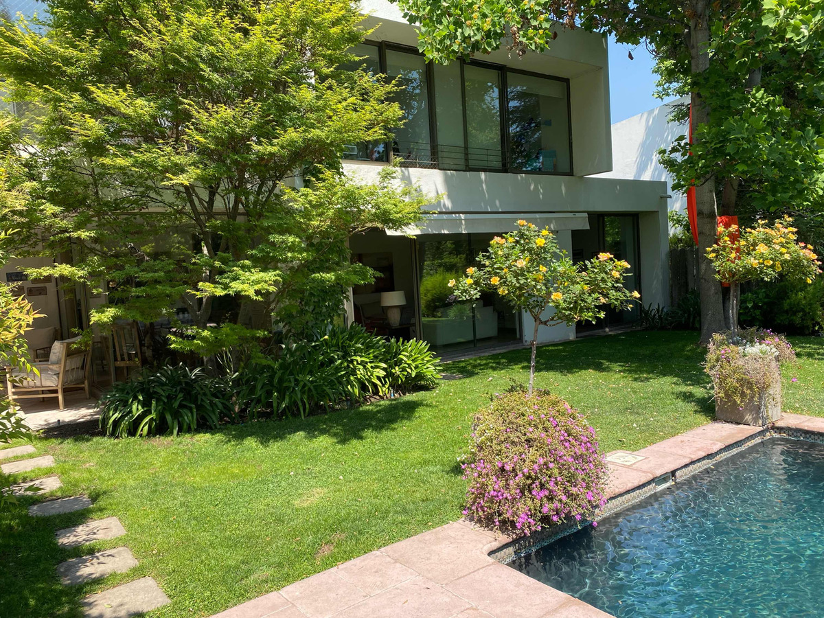 Venta Casa NOSP 5D en suite Walk-in cl&oacute;set 4B 2E 1B Los Trapenses - Lo Barnechea