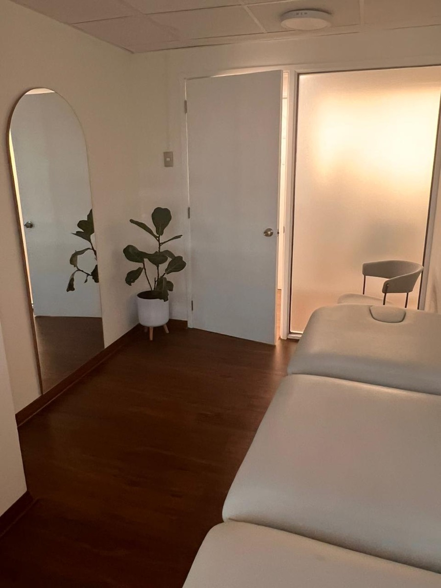 Arriendo Oficina 2B 3E 1B Barrio El Golf - Las Condes