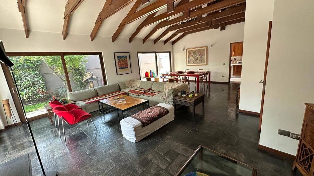 Venta Casa N 4D en suite 4B 2E 1B Nuestra Se&ntilde;ora del Rosario - Vitacura