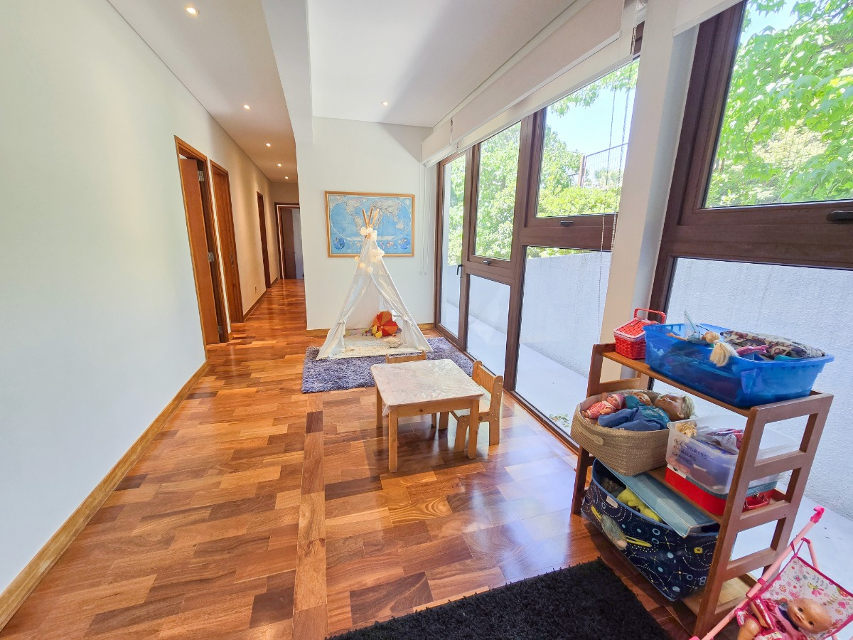 Venta Casa SO 5D en suite Walk-in cl&oacute;set 5B 2E 2B El Array&aacute;n - Lo Barnechea