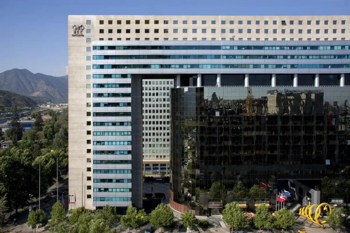 Arriendo Oficina NO 1B Centro Financiero - Las Condes