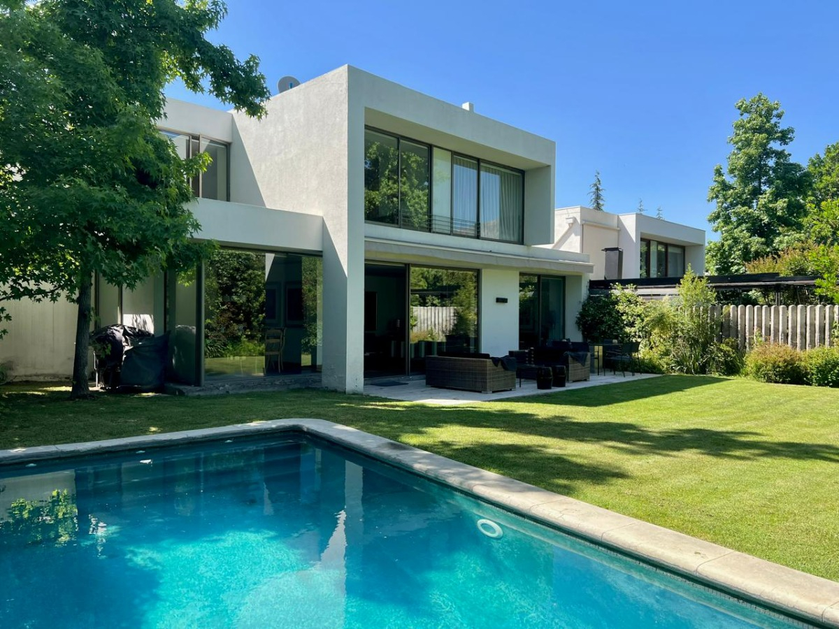 Venta Casa P 5D en suite Walk-in cl&oacute;set 5B 2E 1B Los Trapenses - Lo Barnechea