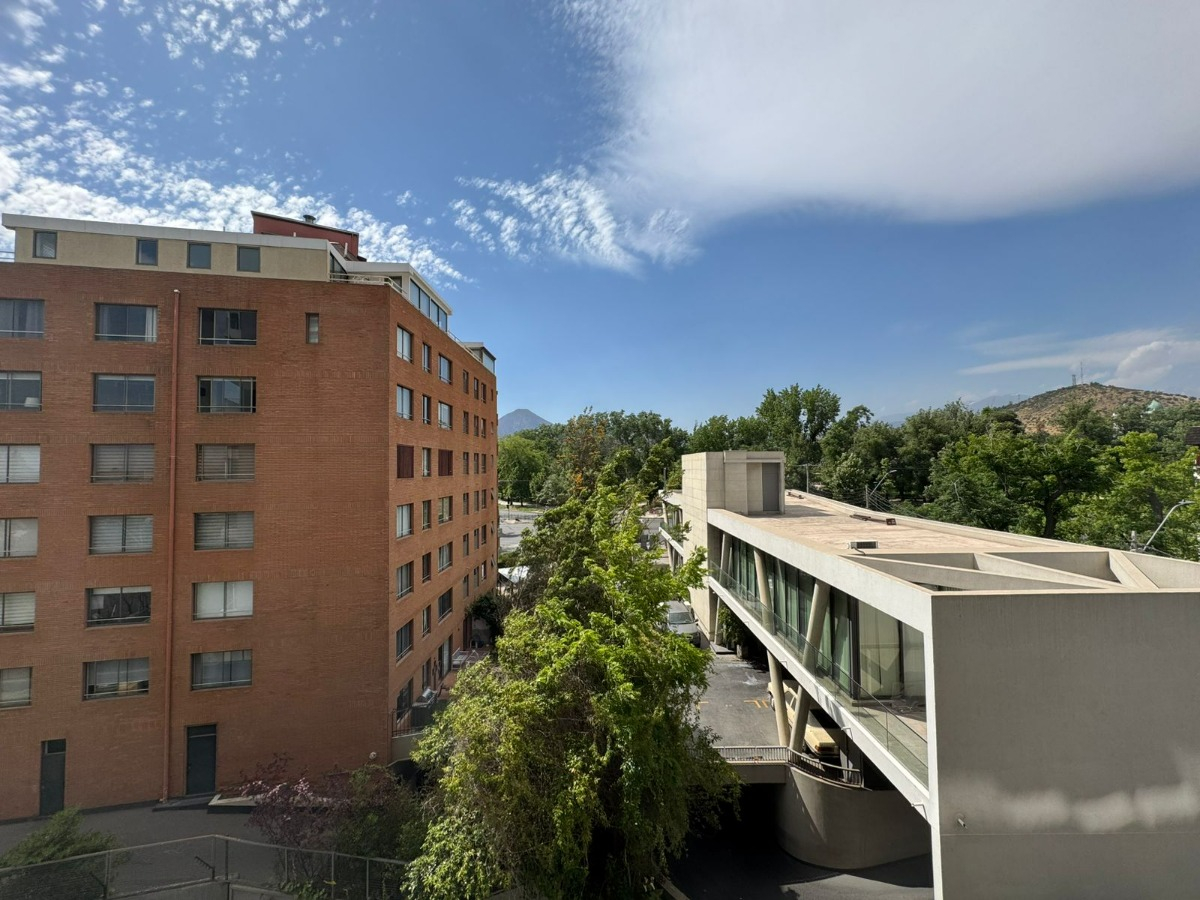 Arriendo Departamento N 2D en suite Walk-in cl&oacute;set 2B 2E 1B Los Dominicos - Las Condes