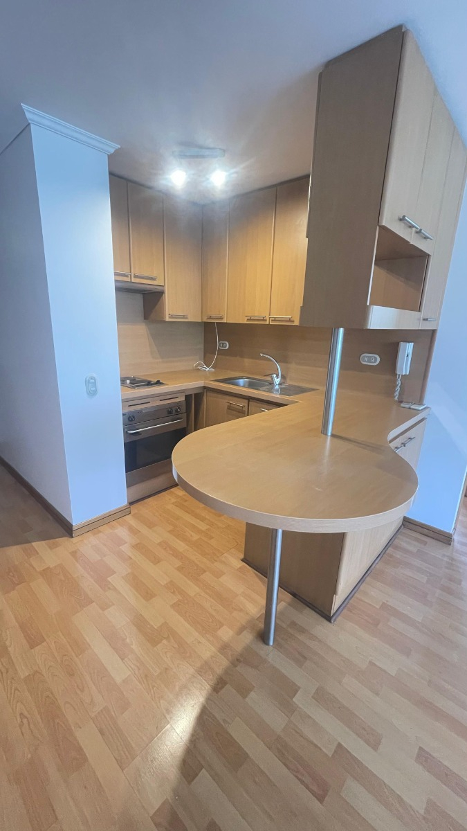 Arriendo Departamento SO 2D 1B 1E 1B Metro Escuela Militar - Las Condes