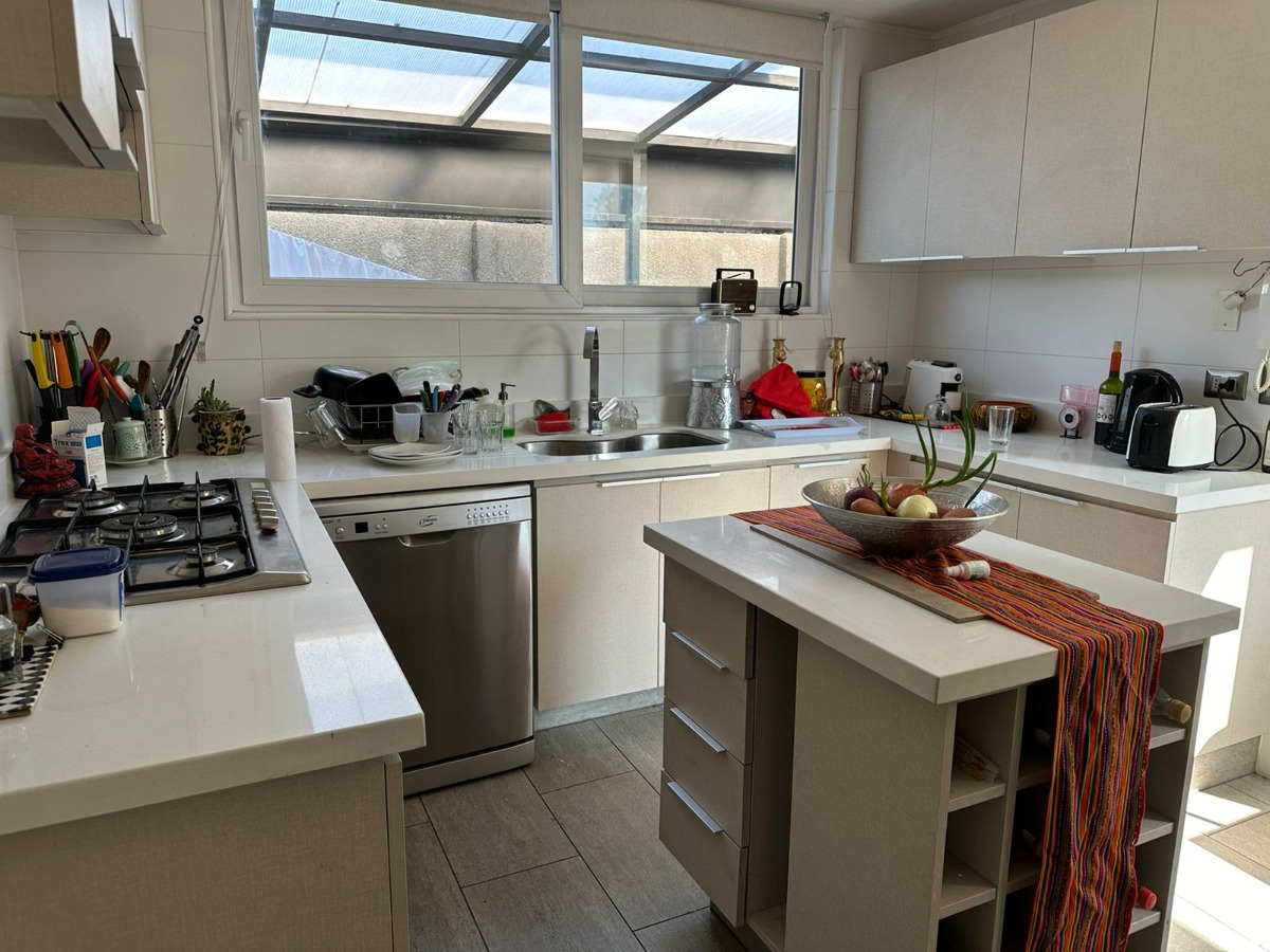 Arriendo Casa NO 4D en suite Walk-in cl&oacute;set 3B 3E 1B La Dehesa - Lo Barnechea