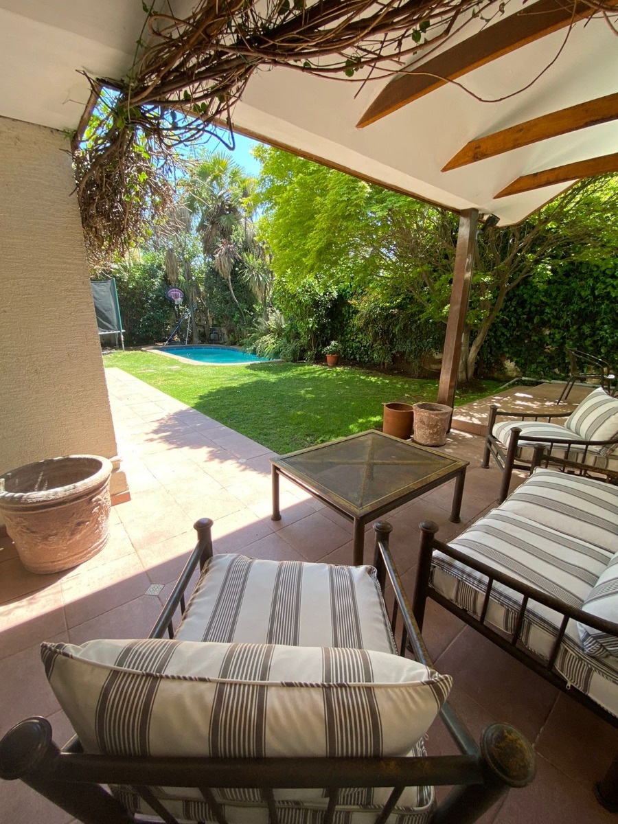 Venta Casa NO 6D en suite 5B 2E 1B San Carlos de Apoquindo - Las Condes