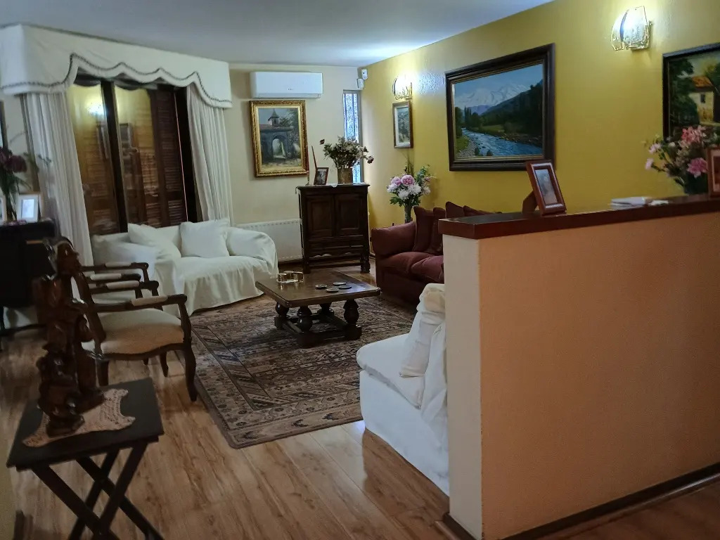 Venta Casa 4D 3B 2E Carlos Ossand&oacute;n - La Reina