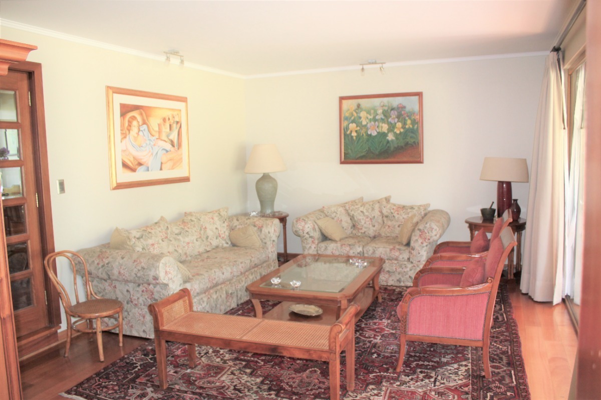 Venta Casa O 5D en suite Walk-in cl&oacute;set 4B 2E Chicureo - Colina
