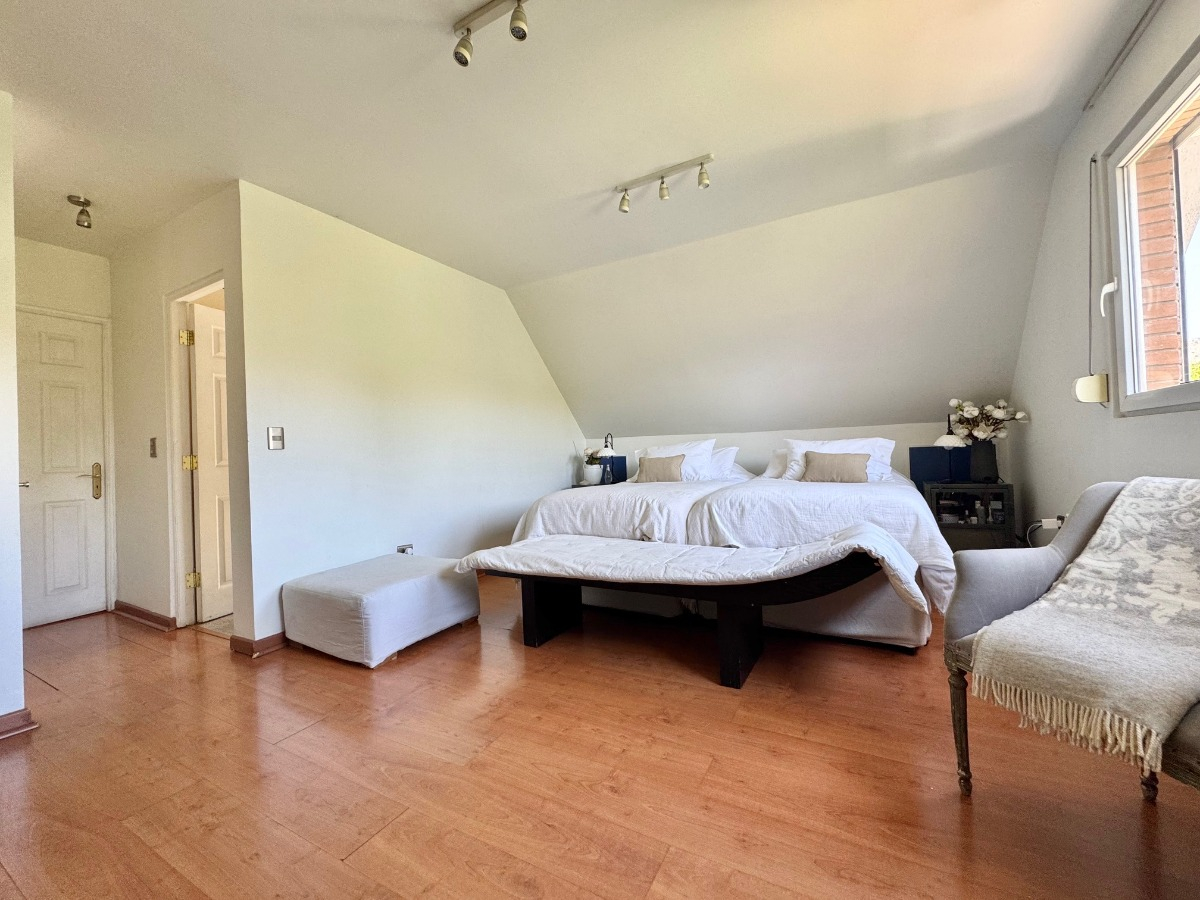 Venta Casa P 5D en suite Walk-in cl&oacute;set 5B 2E 1B Los Trapenses - Lo Barnechea