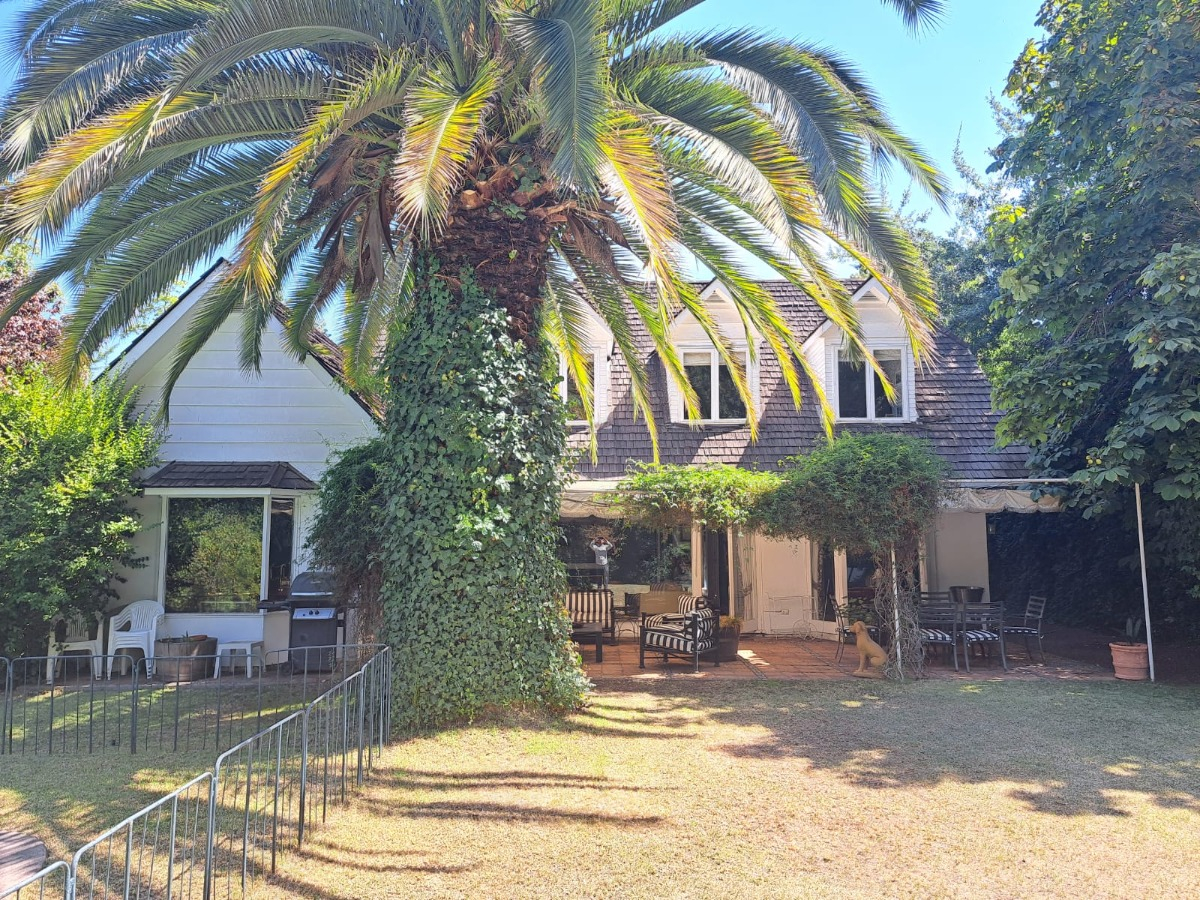 Venta Casa NP 5D en suite Walk-in cl&oacute;set 5B 5E 1B El Huinganal - Lo Barnechea