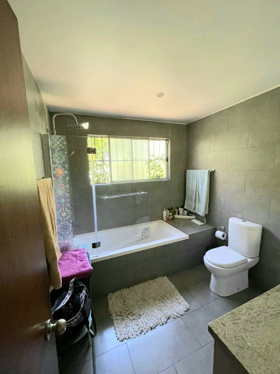 Arriendo Casa 4D en suite 3B 2E 1B La Dehesa - Lo Barnechea