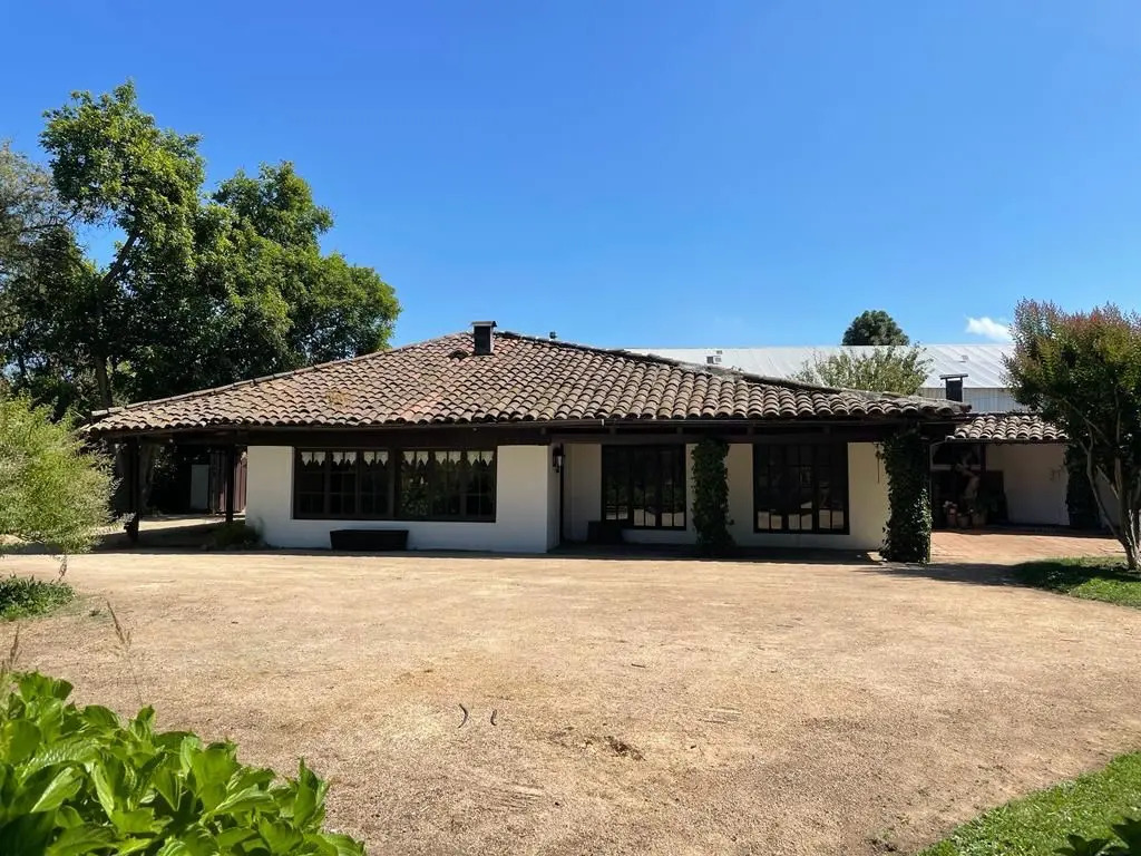 Venta Casa N 5D en suite 3B 3E 1B  - Linares