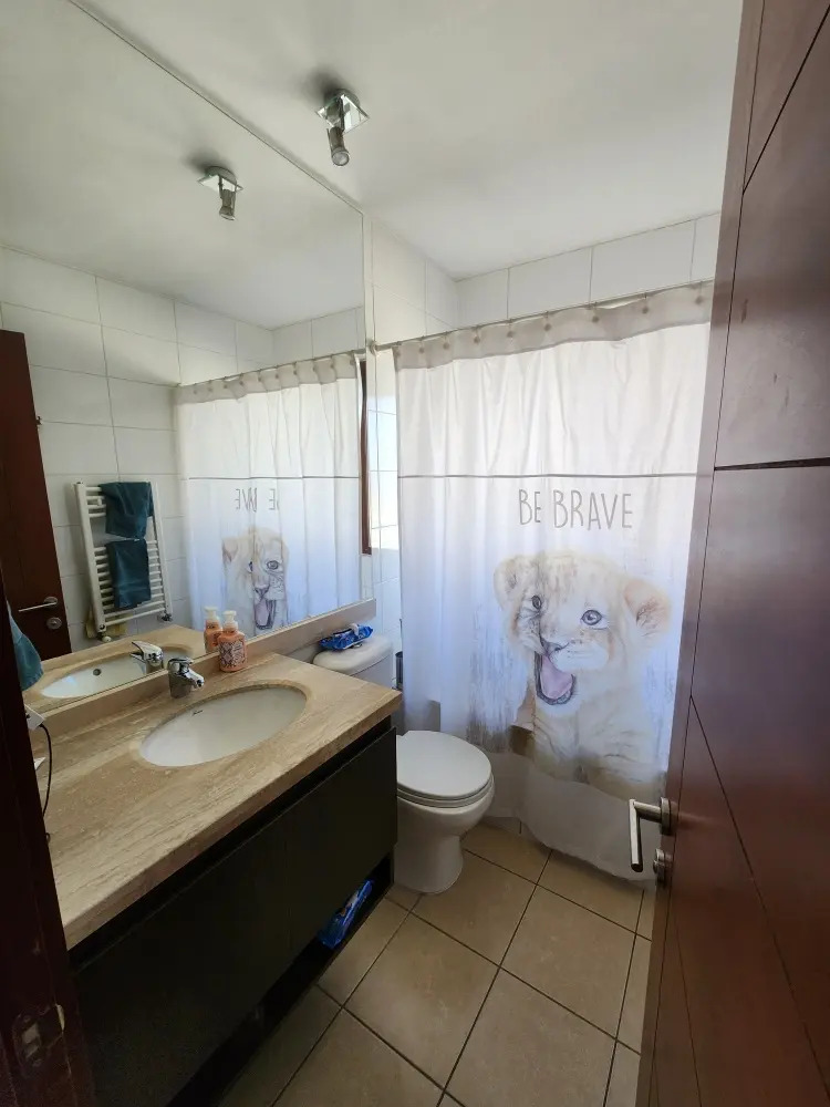 Arriendo Casa NP 5D Walk-in cl&oacute;set 4B 3E 1B San Carlos de Apoquindo - Las Condes