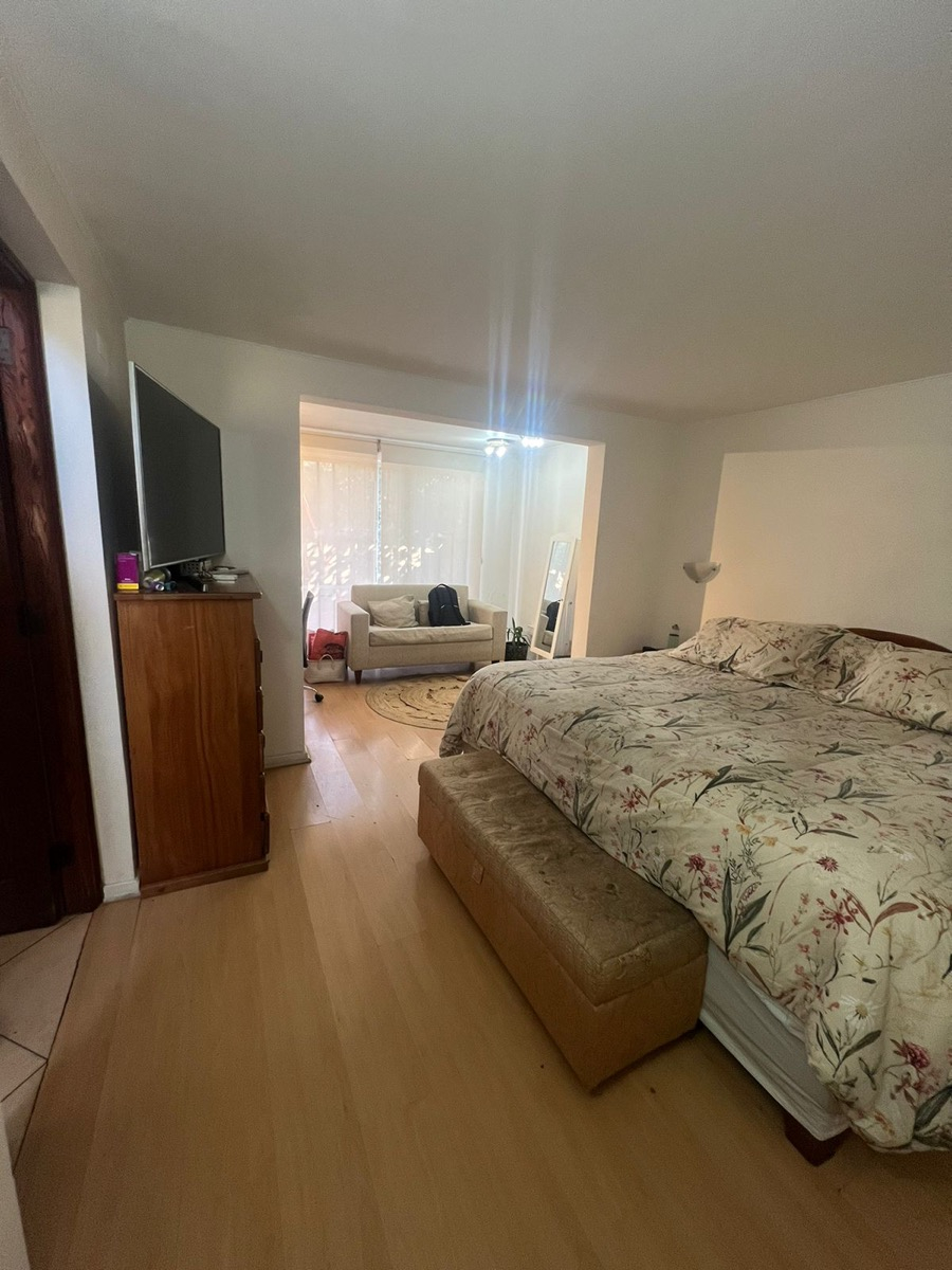 Arriendo Casa 5D en suite 3B 2E 1B Los Dominicos - Las Condes