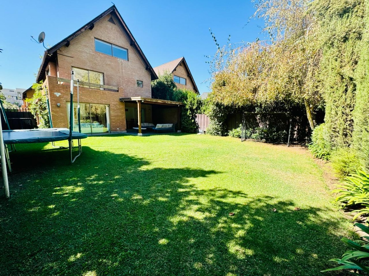 Venta Casa NP 5D en suite Walk-in cl&oacute;set 4B 3E 1B Los Trapenses - Lo Barnechea