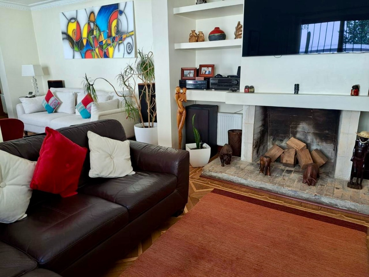 Arriendo Casa 3D 3B 6E 1B Metro Pr&iacute;ncipe de Gales - Country Club - La Reina