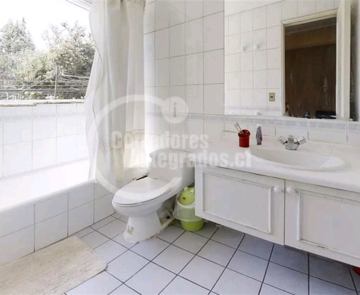Venta Casa 5D Carlos Ossand&oacute;n - La Reina