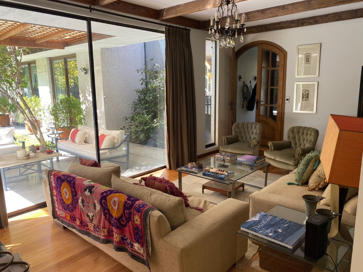 Venta Casa NO 4D en suite 4B 2E 1B La Dehesa - Lo Barnechea