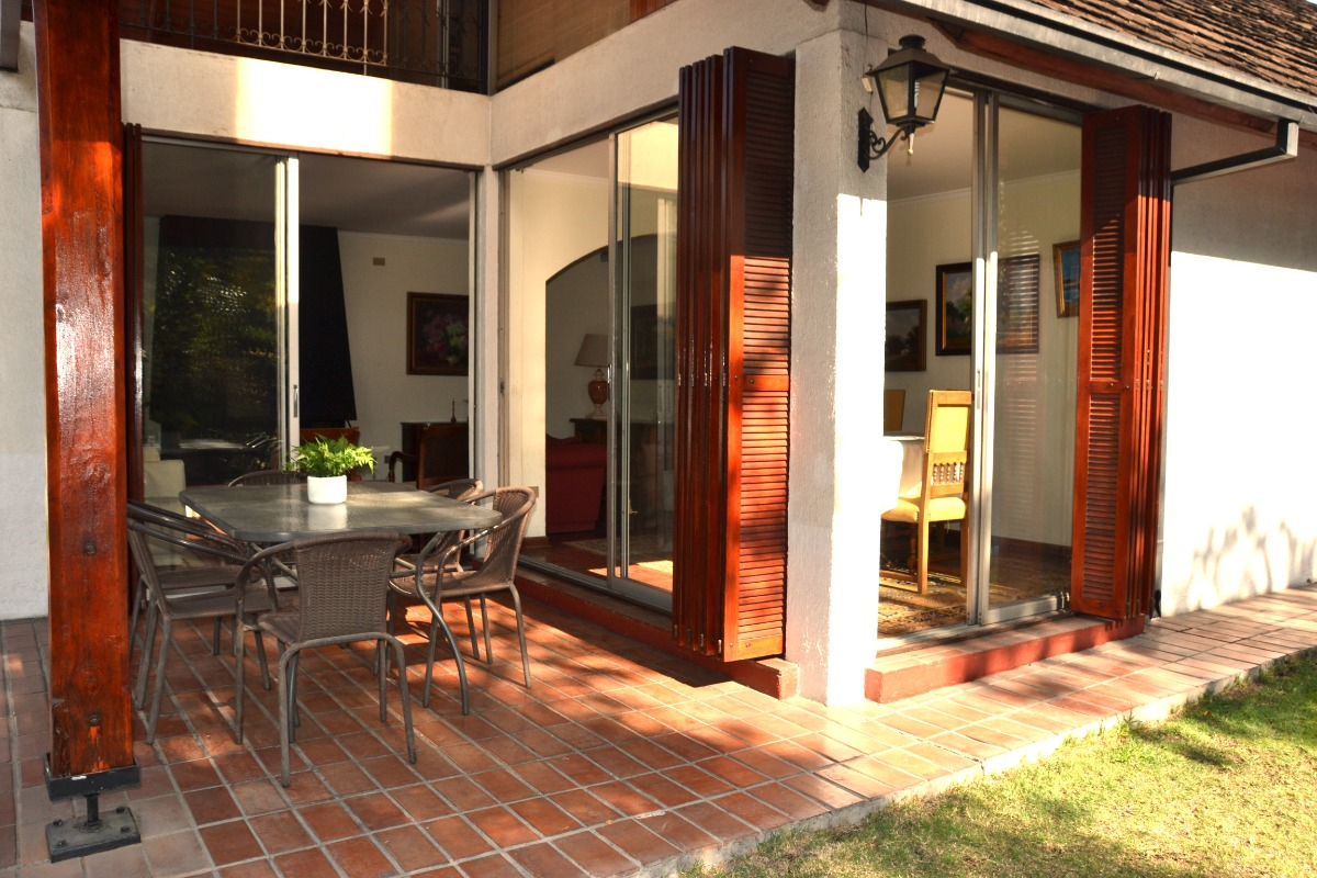 Venta Casa NO 4D en suite Walk-in cl&oacute;set 2B 2E 4B Estadio Croata - Vitacura