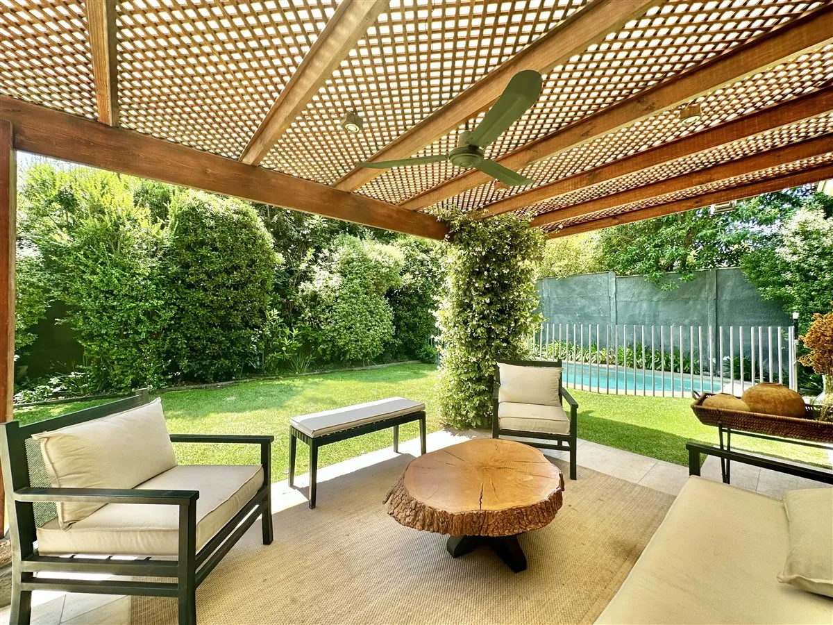 Venta Casa N 5D 4B 2E 1Bd La Dehesa - Lo Barnechea