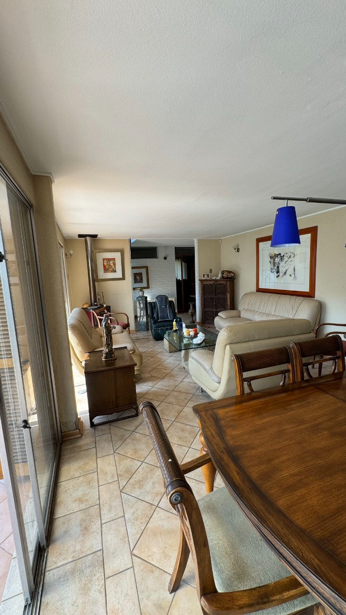 Venta Casa P 7D en suite Walk-in cl&oacute;set 4B 3E 1B Carlos Ossand&oacute;n - La Reina