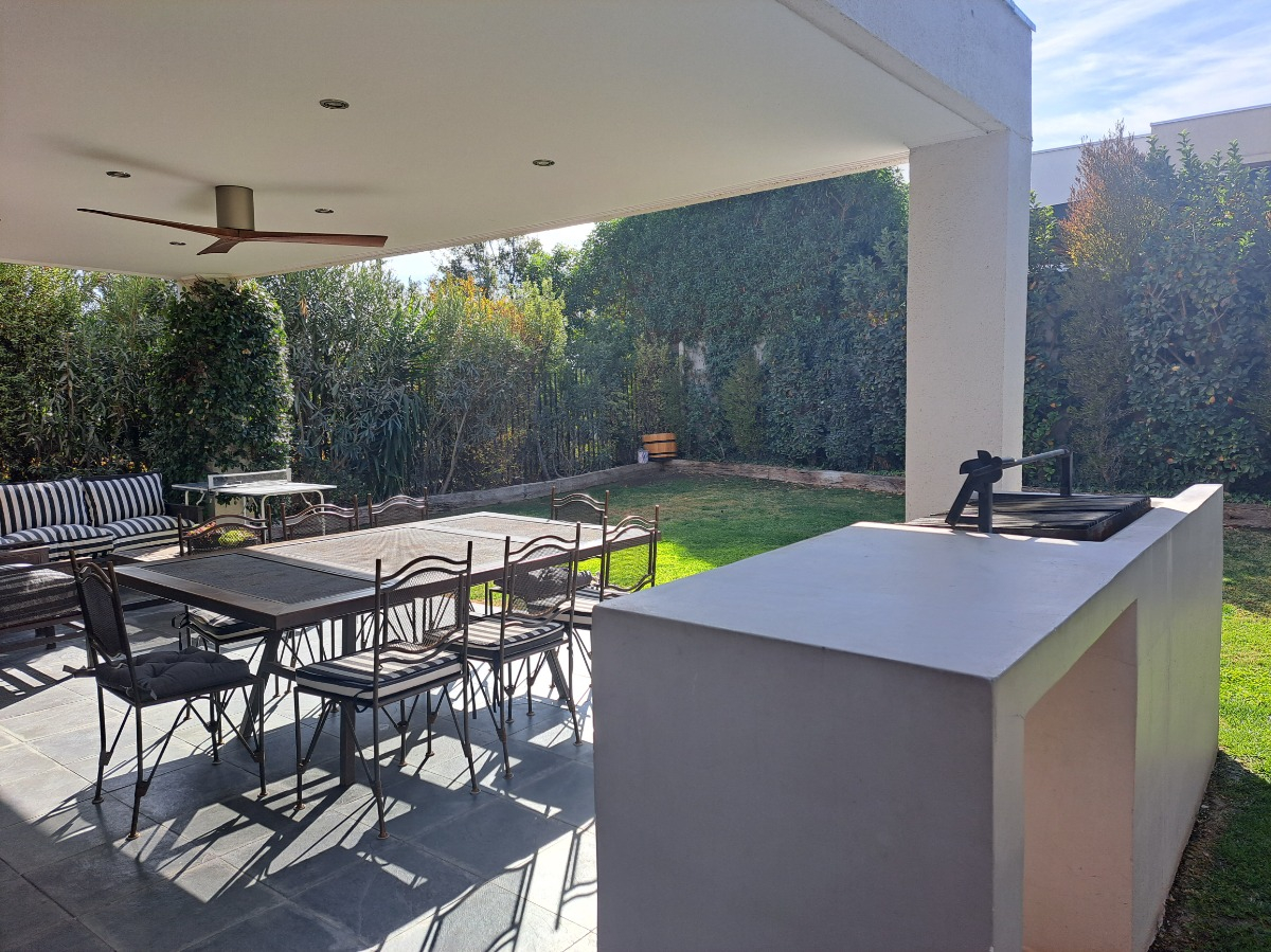 Venta Casa NO 4D en suite Walk-in cl&oacute;set 4B 2E 1B Chicureo - Colina