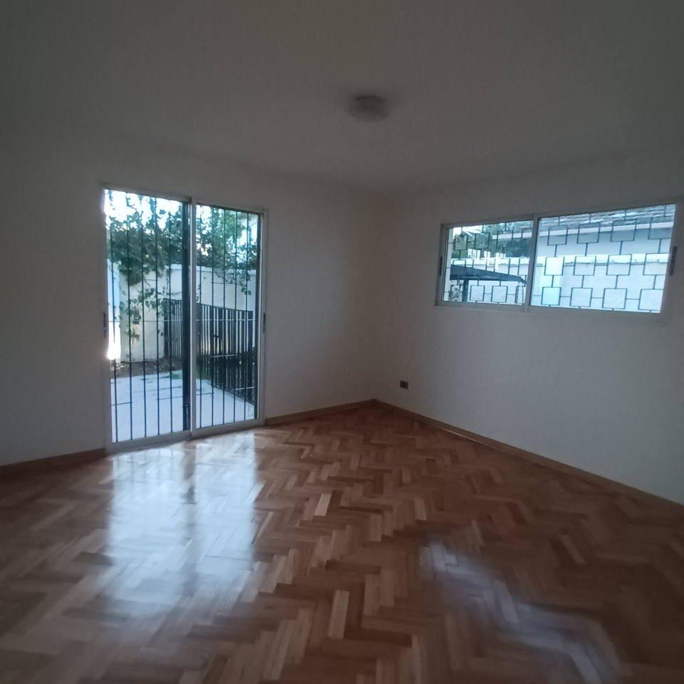 Arriendo Casa 3D 2B 3E 1B Metro Pr&iacute;ncipe de Gales - Country Club - La Reina