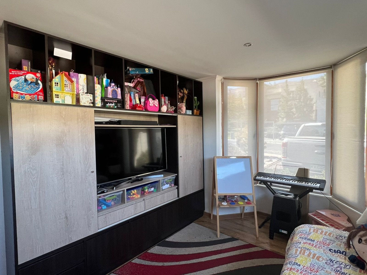 Venta Casa NO 3D en suite Walk-in cl&oacute;set 4B 4E 1B Chicureo - Colina