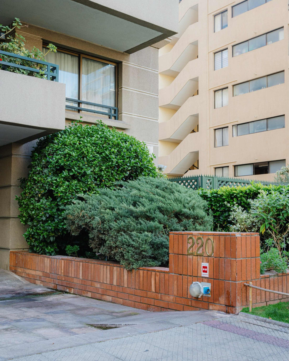 Venta Departamento NP 2D 1B 1E 1B Barrio El Golf - Las Condes