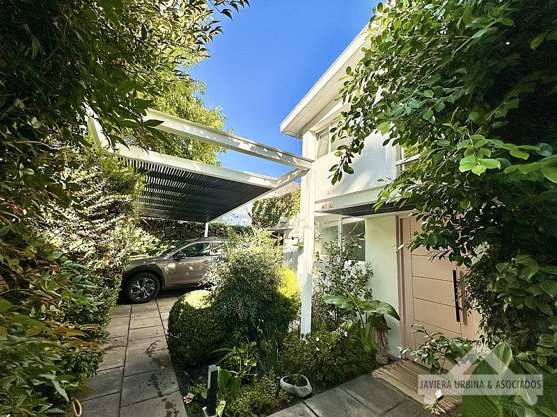 Venta Casa N 5D 4B 2E 1B Borde R&iacute;o - Casa Piedra - Vitacura